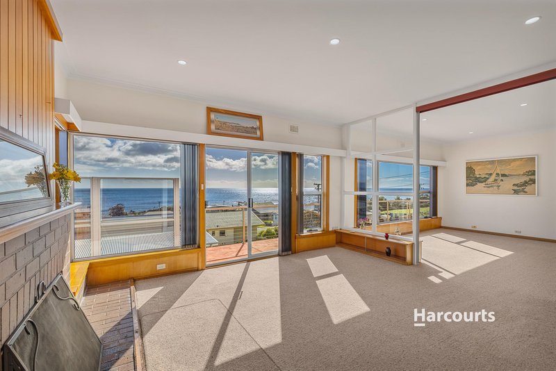 Photo - 12 Seaside Crescent, Penguin TAS 7316 - Image 5