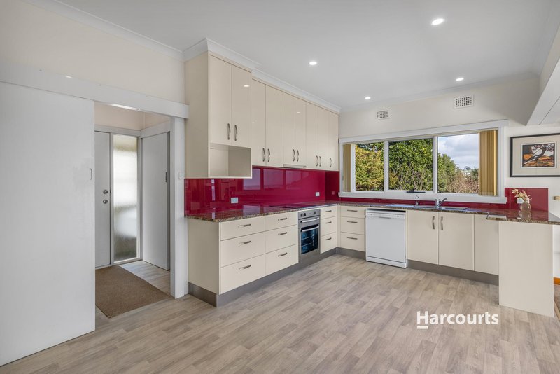 Photo - 12 Seaside Crescent, Penguin TAS 7316 - Image 8