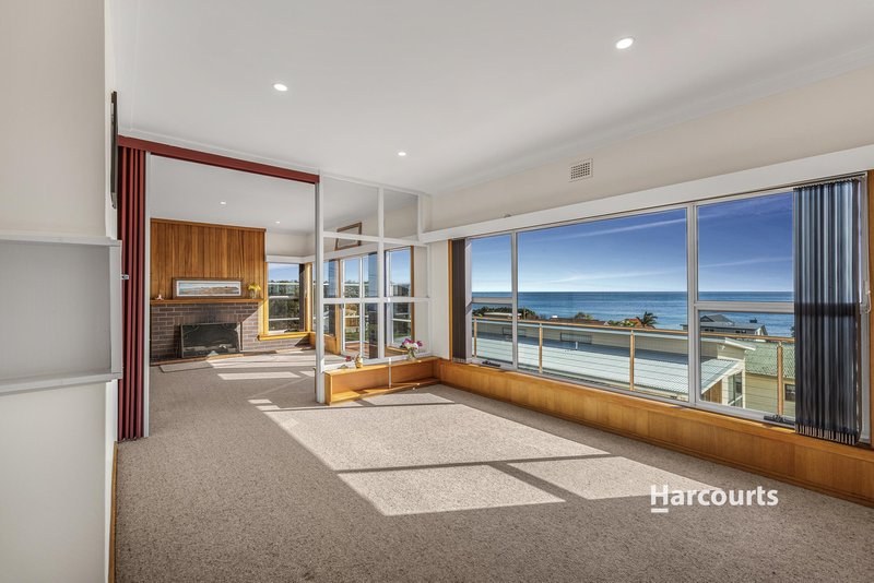 Photo - 12 Seaside Crescent, Penguin TAS 7316 - Image 11