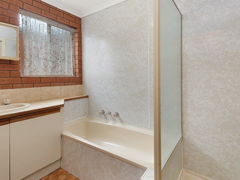 Photo - 1/2 Selwyn Street, Lara VIC 3212 - Image 7