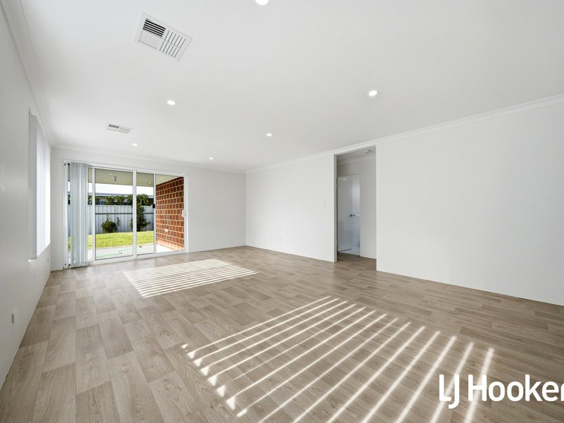 Photo - 12 Serene Way, Yanchep WA 6035 - Image 8
