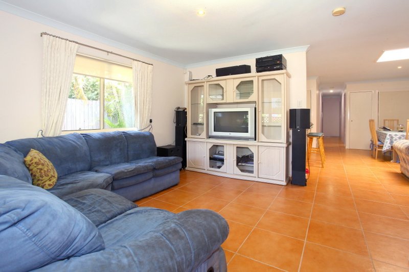 Photo - 12 Sexton Court, Molendinar QLD 4214 - Image 2