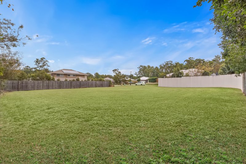 Photo - 12 Shearers Close, Ferny Hills QLD 4055 - Image 3