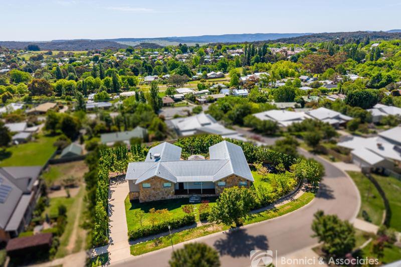 12 Shehan Drive, Beechworth VIC 3747