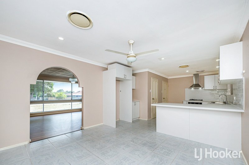 Photo - 12 Shelburn Road, Thornlie WA 6108 - Image 6