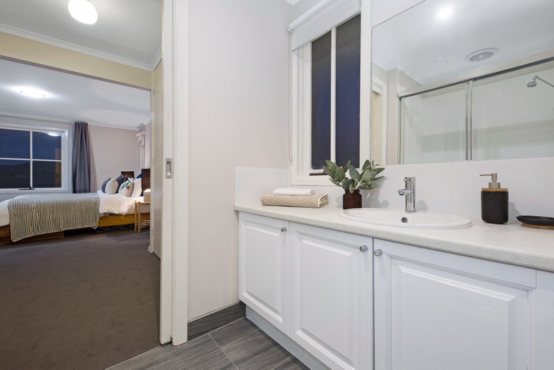 Photo - 12 Sheraton Close, Burwood East VIC 3151 - Image 8