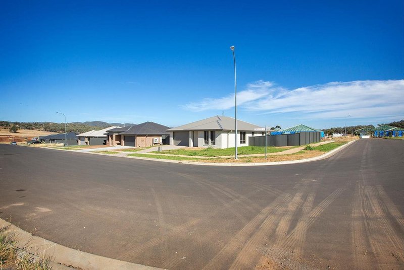 Photo - 12 Sherborne Street, Tamworth NSW 2340 - Image 5