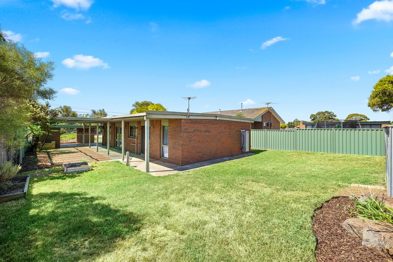 Photo - 12 Sheringham Drive, Werribee VIC 3030 - Image 12