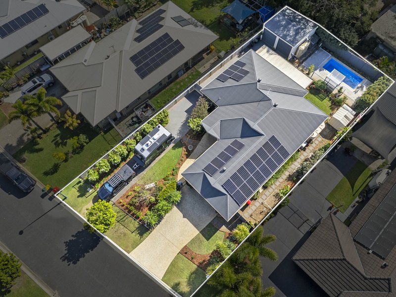 Photo - 12 Sinclair Place, Ningi QLD 4511 - Image 1