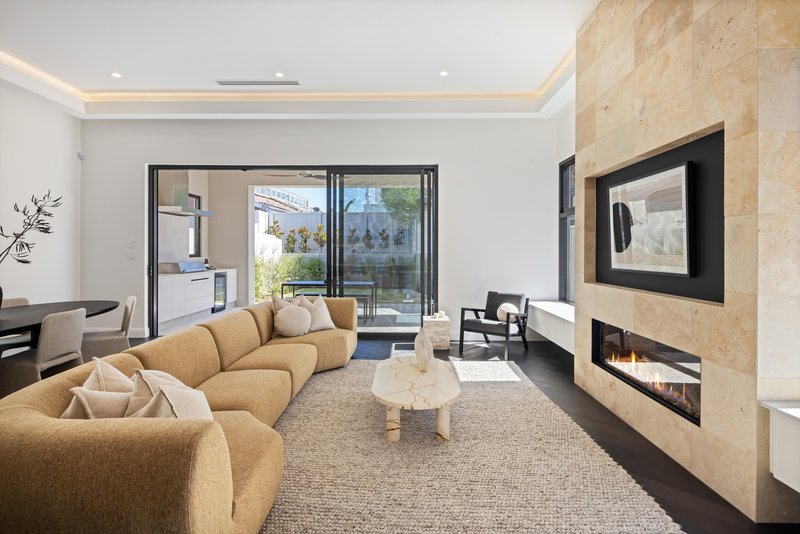 Photo - 12 Sir John Marks Drive, West Lakes SA 5021 - Image 3