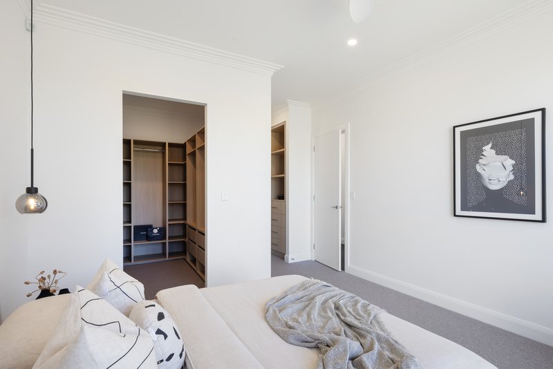 Photo - 12 Sir John Marks Drive, West Lakes SA 5021 - Image 14