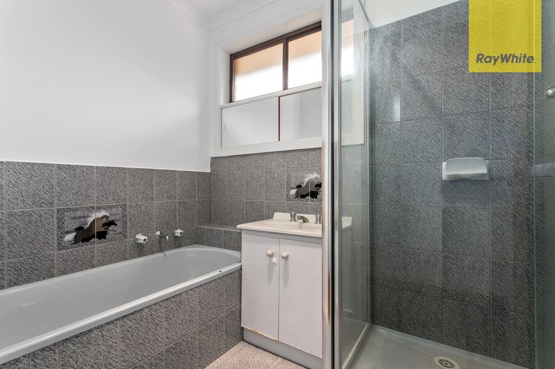 Photo - 1/2 Sirius Court, Keilor Downs VIC 3038 - Image 7