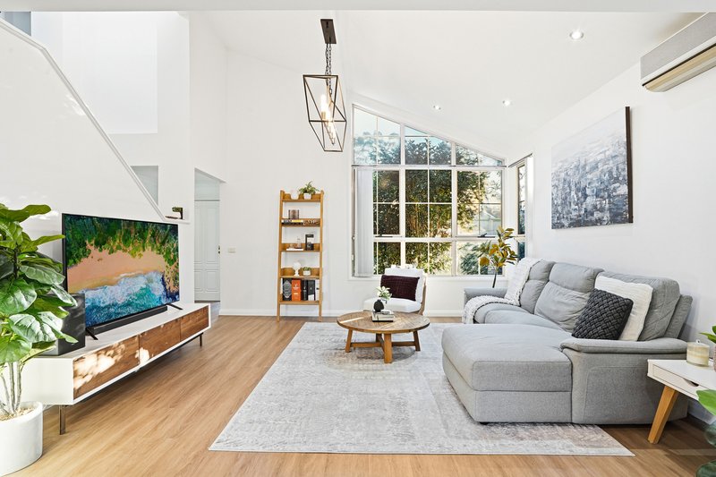 Photo - 12 Skye Court, Kellyville NSW 2155 - Image 4