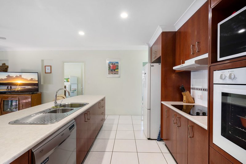 Photo - 12 Slater Avenue, Lawnton QLD 4501 - Image 6