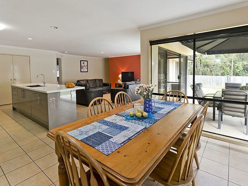 Photo - 12 Sonoma Court, Cashmere QLD 4500 - Image 5