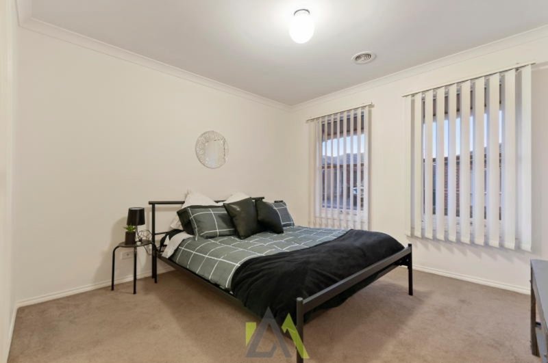 Photo - 12 Southampton Drive, Langwarrin VIC 3910 - Image 7