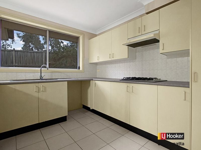 Photo - 12 Spagnolo Place, Prestons NSW 2170 - Image 2