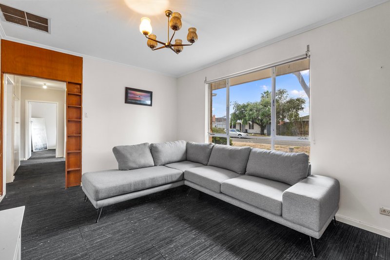 Photo - 12 Spencer Street, Parafield Gardens SA 5107 - Image 4