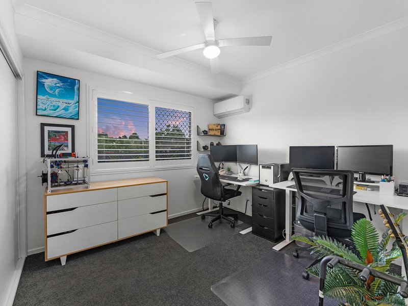 Photo - 12 Splendid Drive, South Ripley QLD 4306 - Image 16