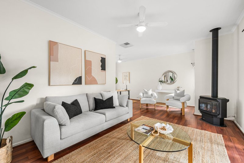 Photo - 12 St Vincent Close, Aberfoyle Park SA 5159 - Image 2