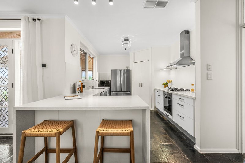 Photo - 12 St Vincent Close, Aberfoyle Park SA 5159 - Image 7