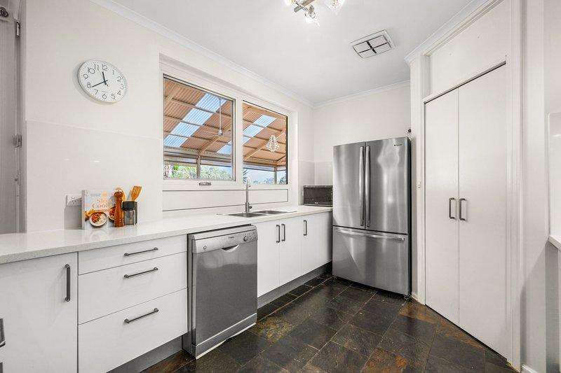 Photo - 12 St Vincent Close, Aberfoyle Park SA 5159 - Image 8