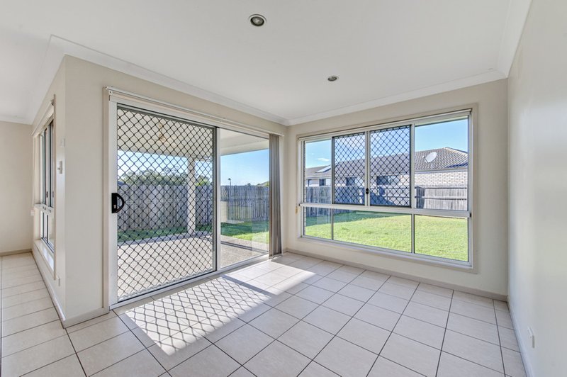 Photo - 12 Stanbury Drive, Goodna QLD 4300 - Image 6