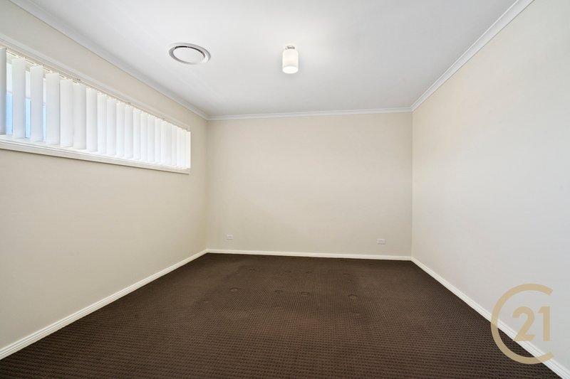 Photo - 12 Starfruit Street, Denham Court NSW 2565 - Image 7