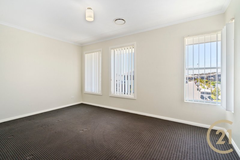 Photo - 12 Starfruit Street, Denham Court NSW 2565 - Image 10