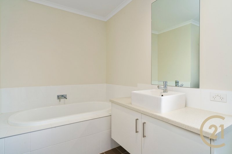 Photo - 12 Starfruit Street, Denham Court NSW 2565 - Image 12