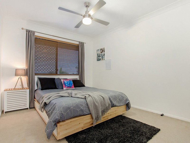 Photo - 12 Stockport Court, Reedy Creek QLD 4227 - Image 14