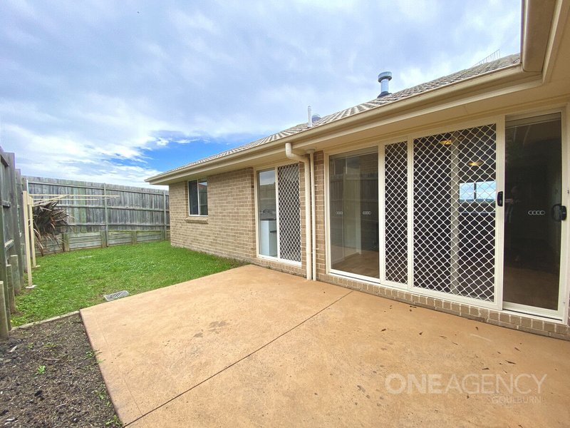 Photo - 12 Stombuco Place, Goulburn NSW 2580 - Image 11