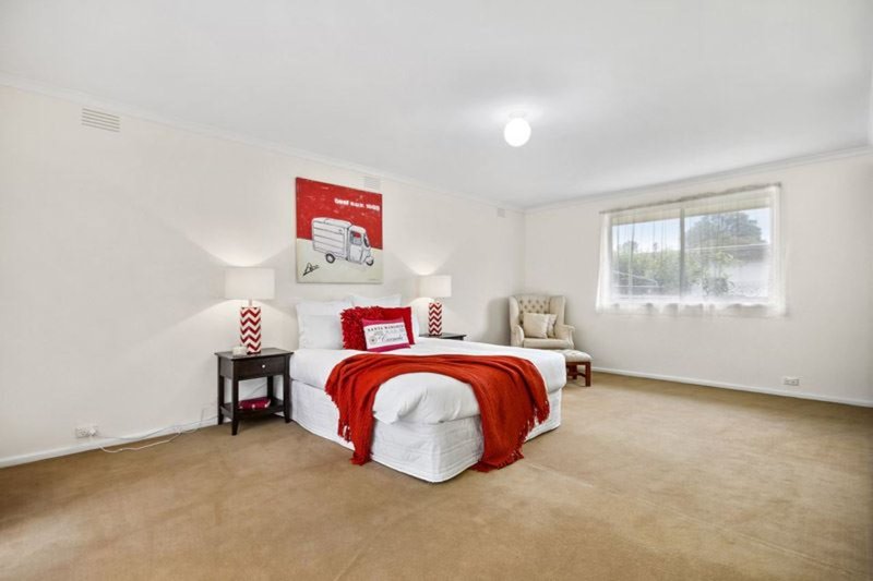 Photo - 12 Stradbroke Crescent, Mulgrave VIC 3170 - Image 5