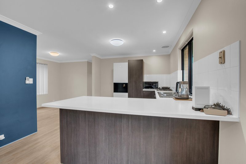 Photo - 12 Stratford Road, Bertram WA 6167 - Image 7