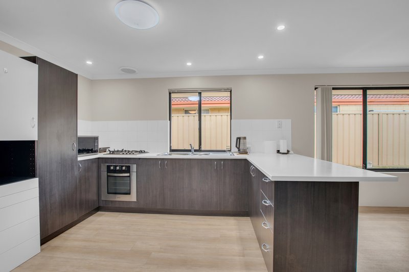 Photo - 12 Stratford Road, Bertram WA 6167 - Image 8