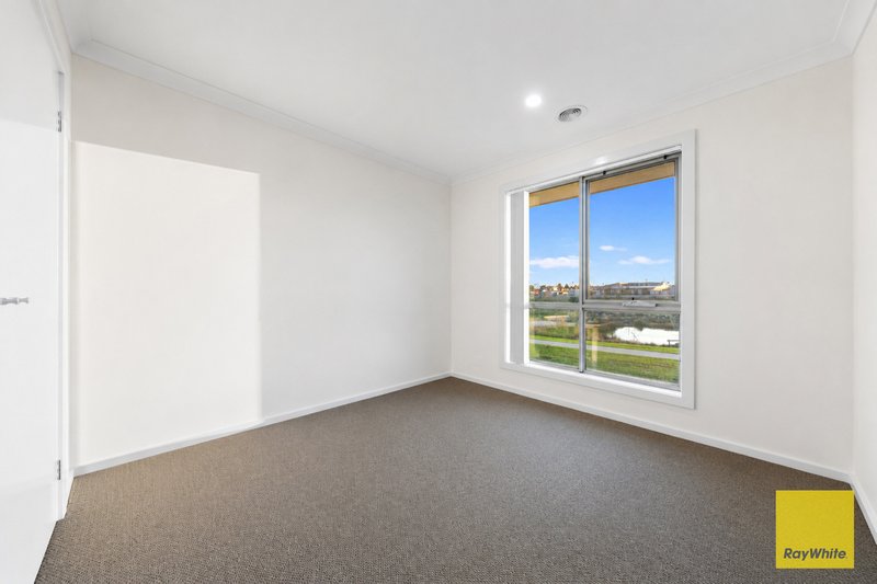 Photo - 12 Streamlet Boulevard, Tarneit VIC 3029 - Image 15