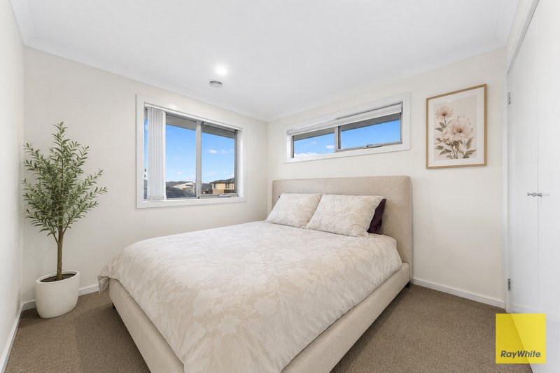 Photo - 12 Streamlet Boulevard, Tarneit VIC 3029 - Image 19