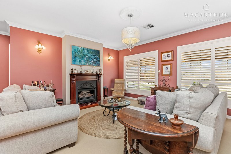 Photo - 12 Stringybark Place, Springvale NSW 2650 - Image 4