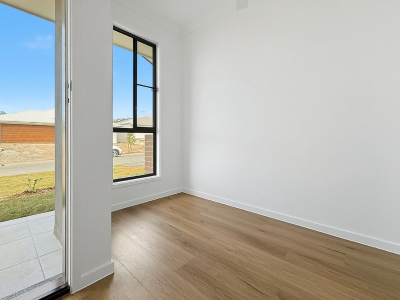 Photo - 12 Stunning Crescent, Narangba QLD 4504 - Image 2