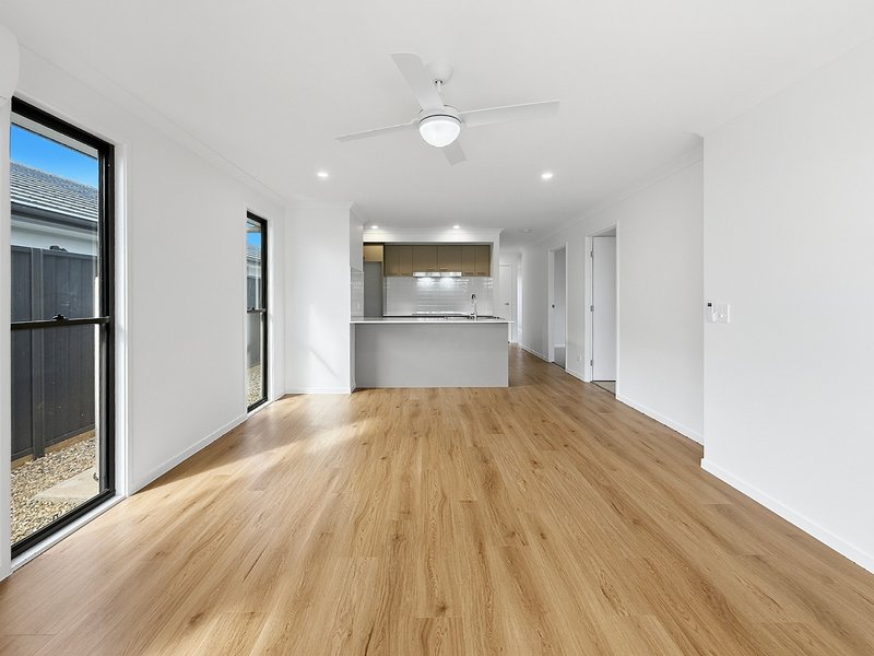 Photo - 12 Stunning Crescent, Narangba QLD 4504 - Image 7