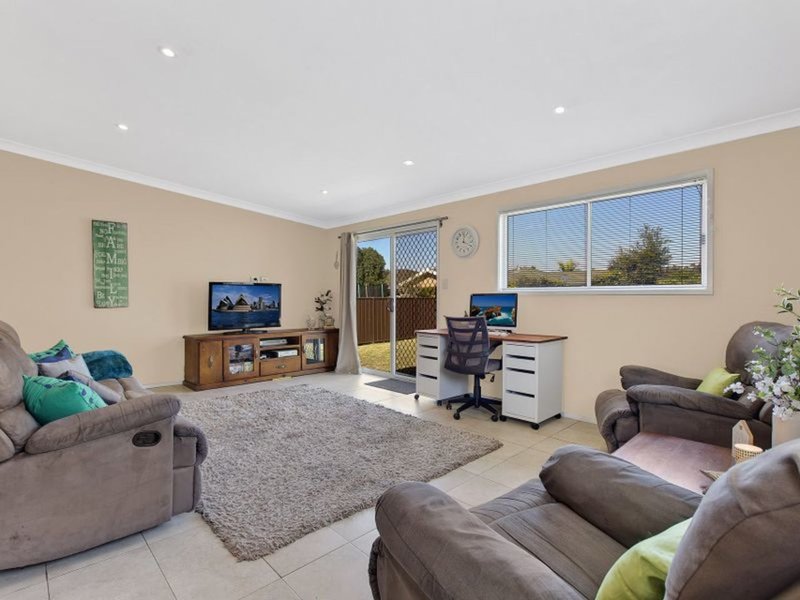 Photo - 12 Sturt Street, Killarney Vale NSW 2261 - Image 2