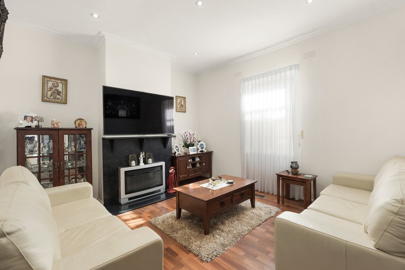 Photo - 12 Suffolk Avenue, Coburg VIC 3058 - Image 6