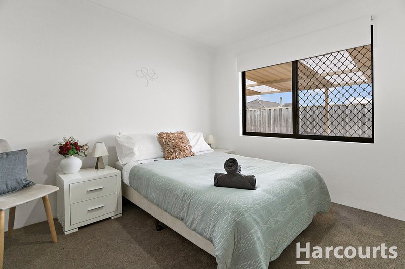 Photo - 12 Sugarwood Terrace, Halls Head WA 6210 - Image 11