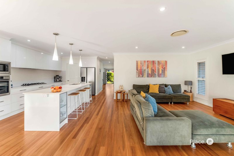 Photo - 12 Summit Place, Wynnum West QLD 4178 - Image 4