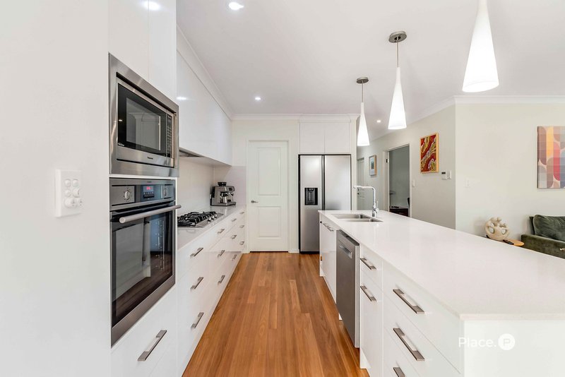 Photo - 12 Summit Place, Wynnum West QLD 4178 - Image 7