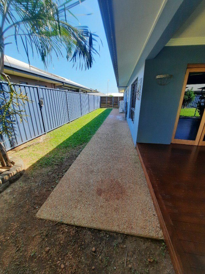 Photo - 12 Sunbird Court, Rocky Point QLD 4874 - Image 7