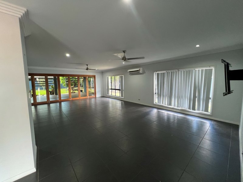 Photo - 12 Sunbird Court, Rocky Point QLD 4874 - Image 10