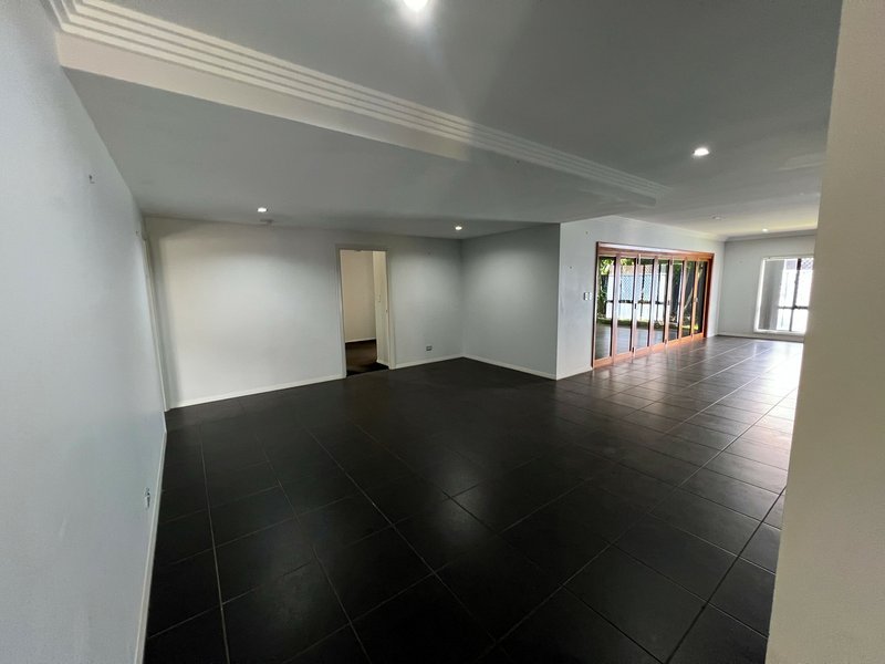 Photo - 12 Sunbird Court, Rocky Point QLD 4874 - Image 13