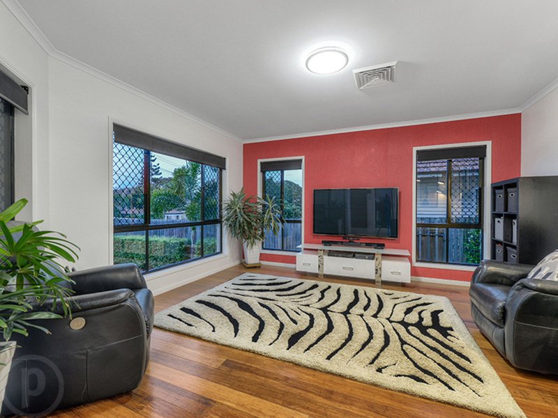 Photo - 12 Sunny Avenue, Wavell Heights QLD 4012 - Image 3