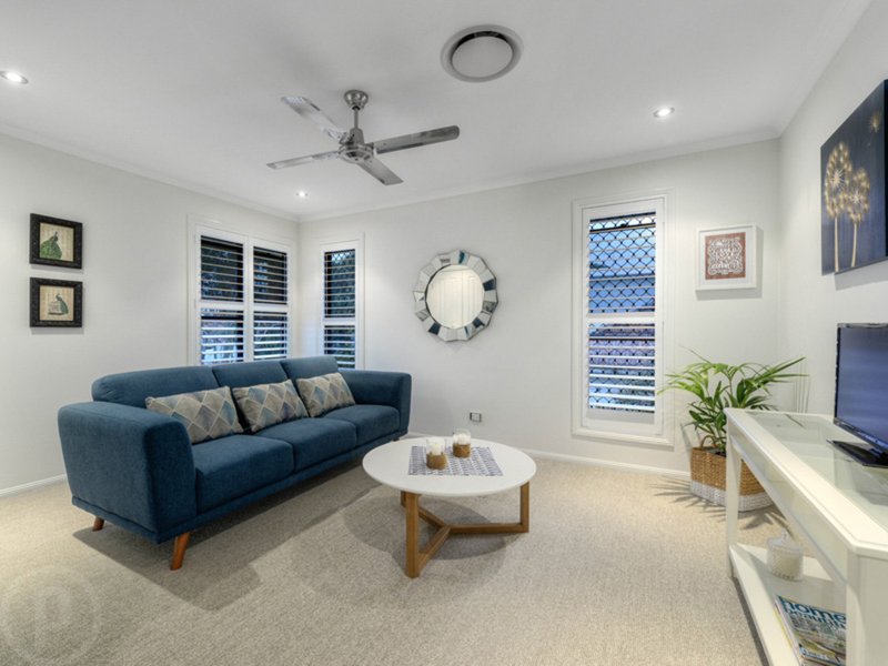 Photo - 12 Sunny Avenue, Wavell Heights QLD 4012 - Image 10